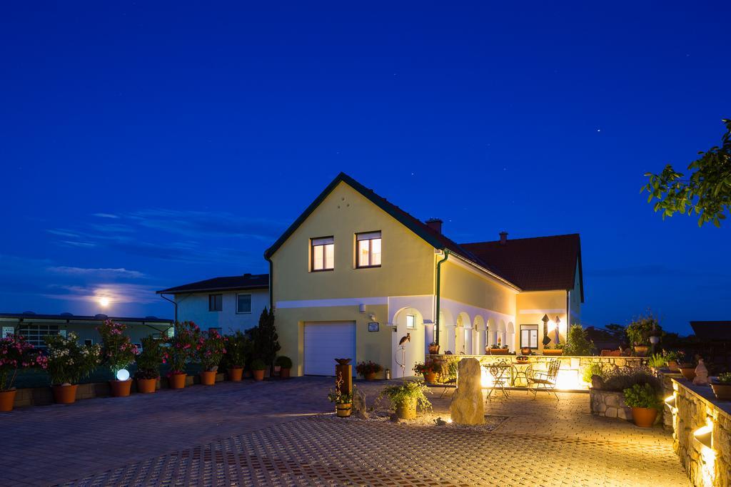 Appartementhaus Freiler Mörbisch am See Exterior foto