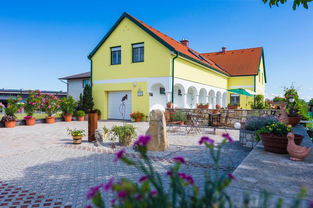 Appartementhaus Freiler Mörbisch am See Exterior foto